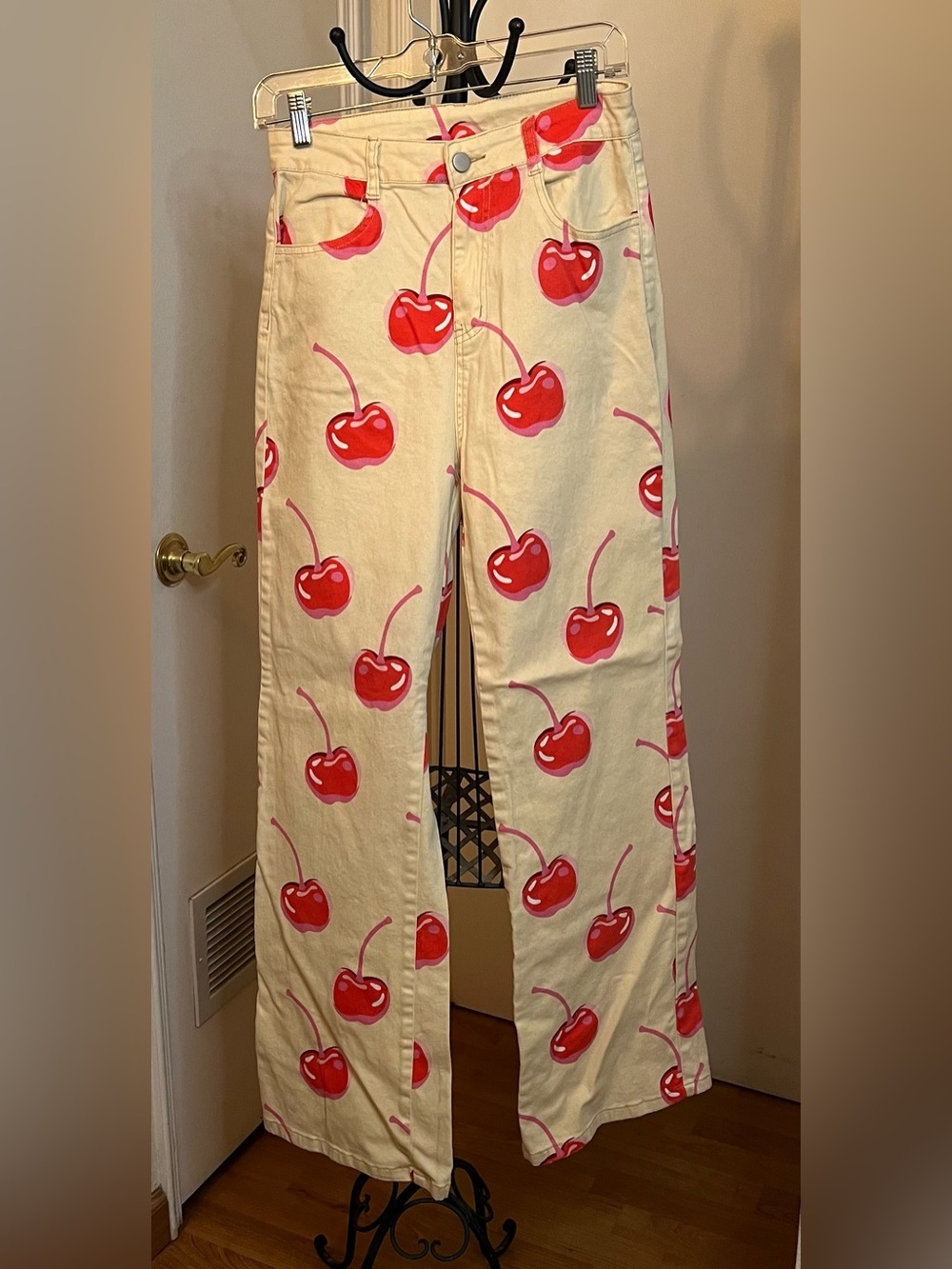Bailey Rose Cherry Print Wide Leg Jeans High Rise Cream Red cherrySize M Rare